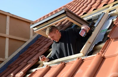 Pose de fenêtres de toit Velux à Olmo